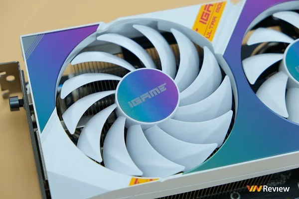 COLORFUL iGame GeForce RTX 3060 Ultra W OC 12G-V