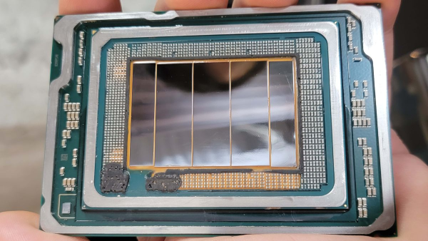 Nvidia cân nhắc chọn Intel cho mặt trận chip 18A